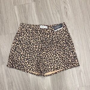 Abercrombie Curve Love High Rise Dad Shorts Leopard